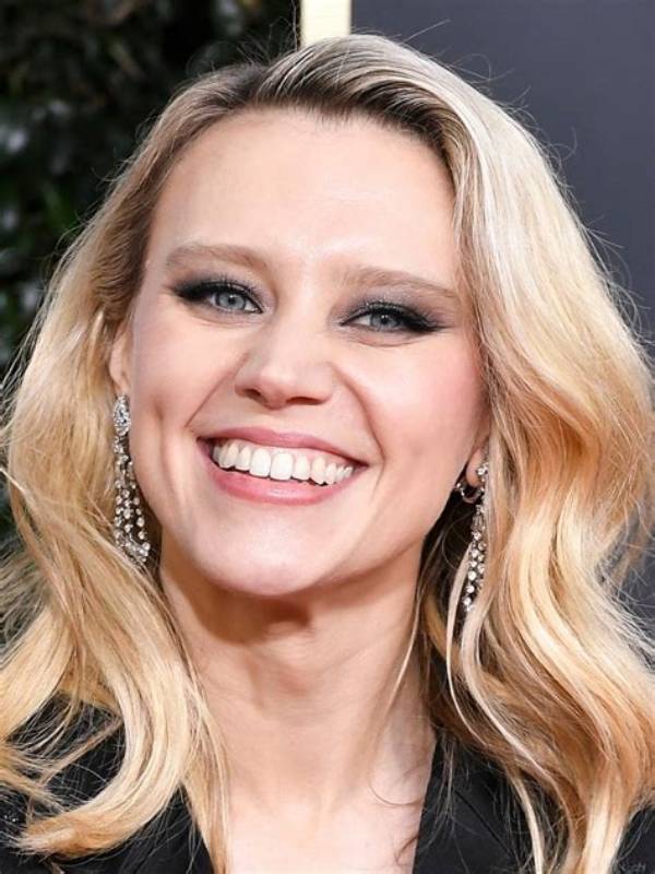 Kate Mckinnon Net Worth, Age, Height, Bio, Birthday, Wiki!