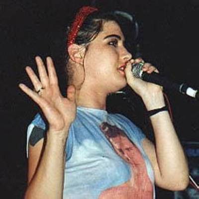 Kathleen Hanna - Net Worth, Age, Height, Birthday, Bio, Wiki!