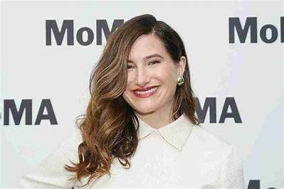 Kathryn Hahn - Net Worth, Age, Height, Birthday, Bio, Wiki!