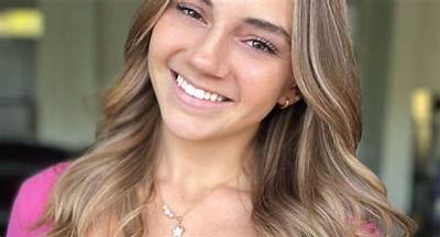 Kayla Davis Net Worth, Age, Height, Bio, Birthday, Wiki!