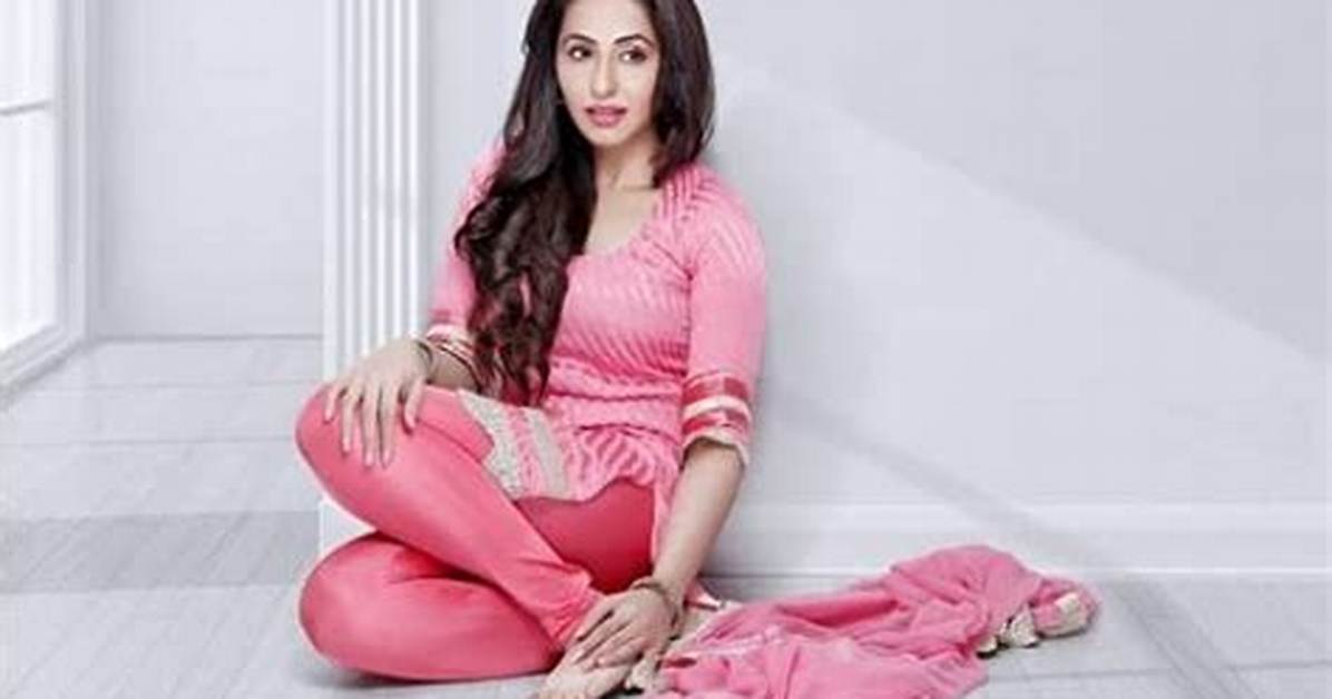 Keeya Khanna Net Worth 2024, Age, Height, Bio, Birthday, Wiki!