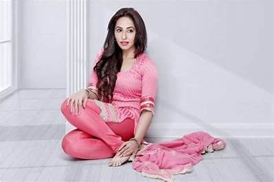 Keeya Khanna Net Worth 2024, Age, Height, Bio, Birthday, Wiki!