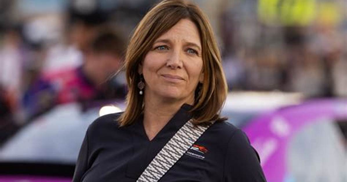 Kelley Earnhardt Miller Net Worth 2024, Age, Height, Bio, Birthday, Wiki!