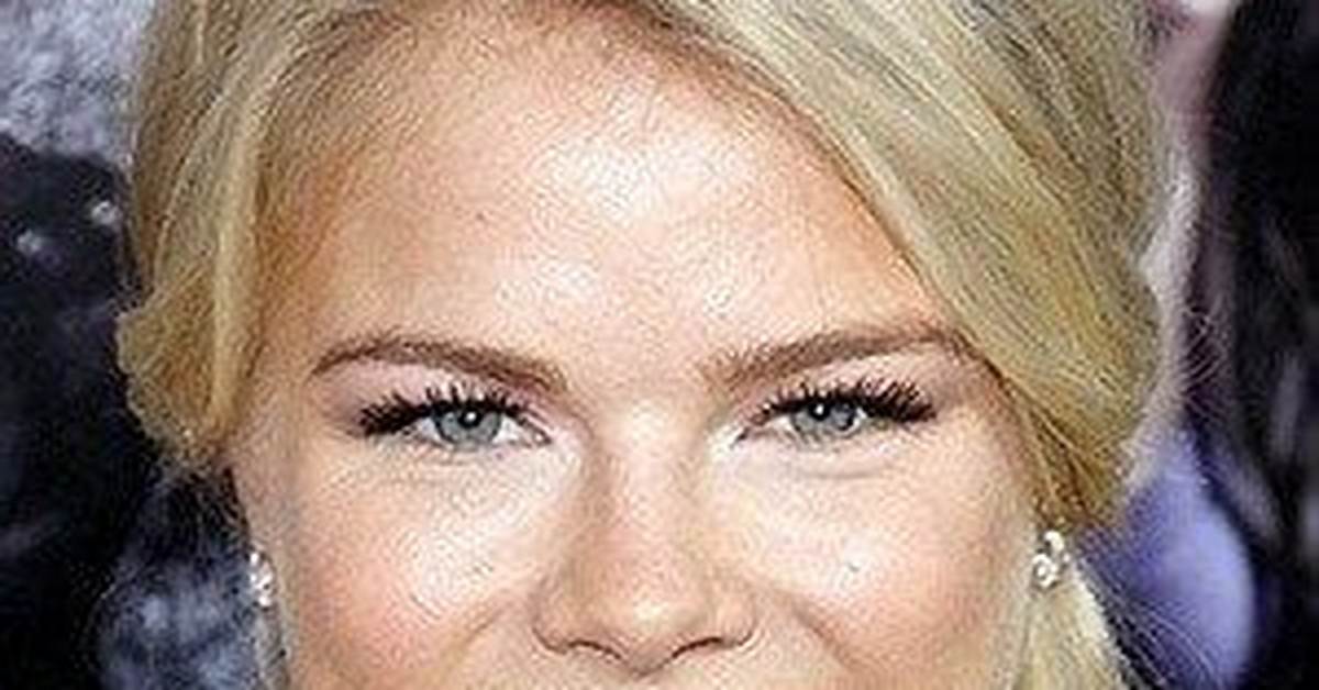 Kelli Goss - Net Worth, Age, Height, Birthday, Bio, Wiki!