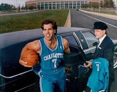 Kelly Tripucka Net Worth, Age, Height, Bio, Birthday, Wiki!