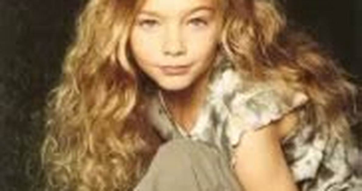 Kelsey Batelaan - Net Worth, Age, Height, Birthday, Bio, Wiki!