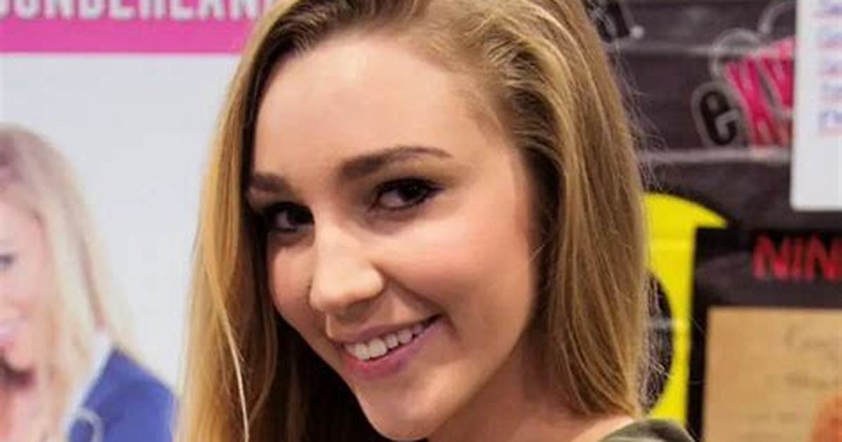 Kendra Sunderland Net Worth, Age, Height, Bio, Birthday, Wiki!