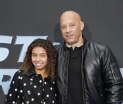 Kenia Sinclair Net Worth, Age, Height, Bio, Birthday, Wiki!