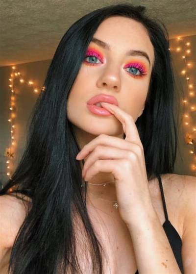 Kennedy Claire Walsh Net Worth, Age, Height, Bio, Birthday, Wiki!