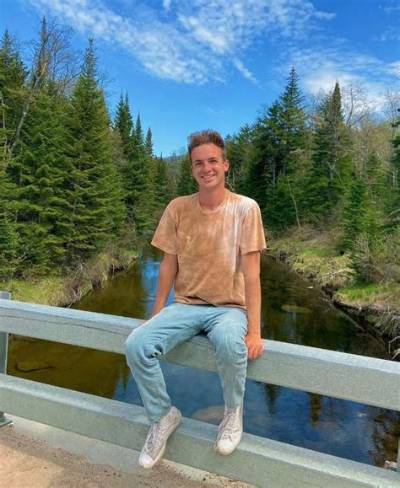 Kevin Droniak - Net Worth, Age, Height, Birthday, Bio, Wiki!
