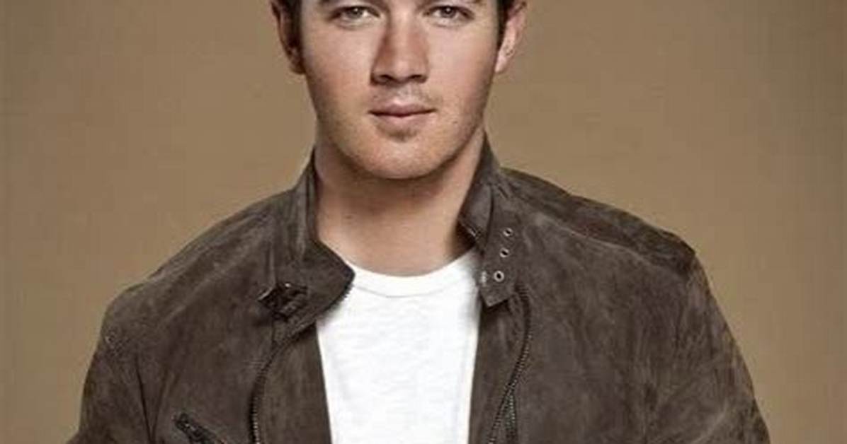 Kevin Jonas Net Worth, Age, Height, Bio, Birthday, Wiki!