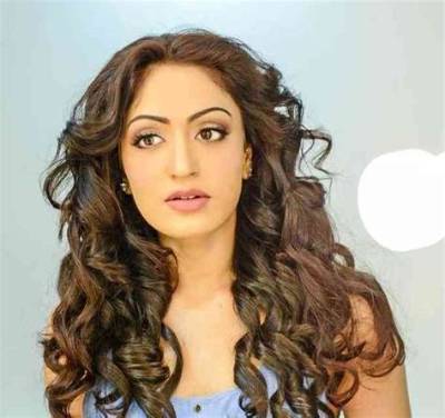 Khushali Kumar Net Worth, Age, Height, Bio, Birthday, Wiki!