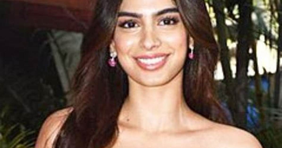 Khushi Kapoor - Net Worth, Age, Height, Birthday, Bio, Wiki!