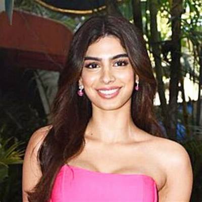 Khushi Kapoor - Net Worth, Age, Height, Birthday, Bio, Wiki!