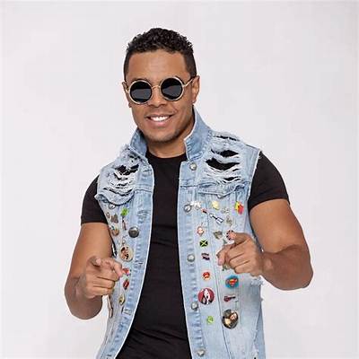 Kikas Gomes - Net Worth, Age, Height, Birthday, Bio, Wiki!