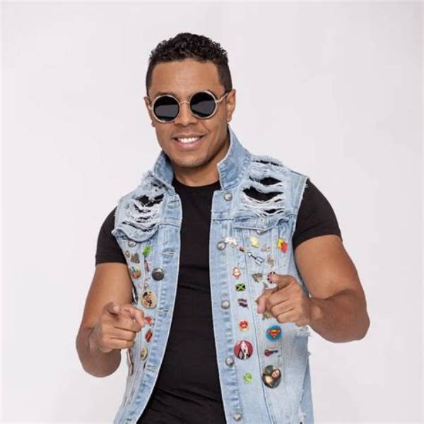 Kikas Gomes - Net Worth, Age, Height, Birthday, Bio, Wiki!
