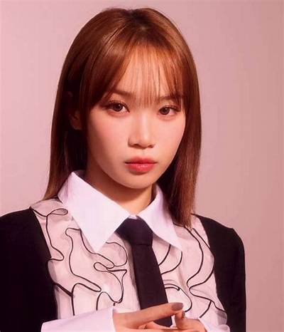 Kim Chaewon - Net Worth, Age, Height, Birthday, Bio, Wiki!