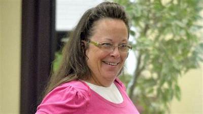 Kim Davis Net Worth, Age, Height, Bio, Birthday, Wiki!