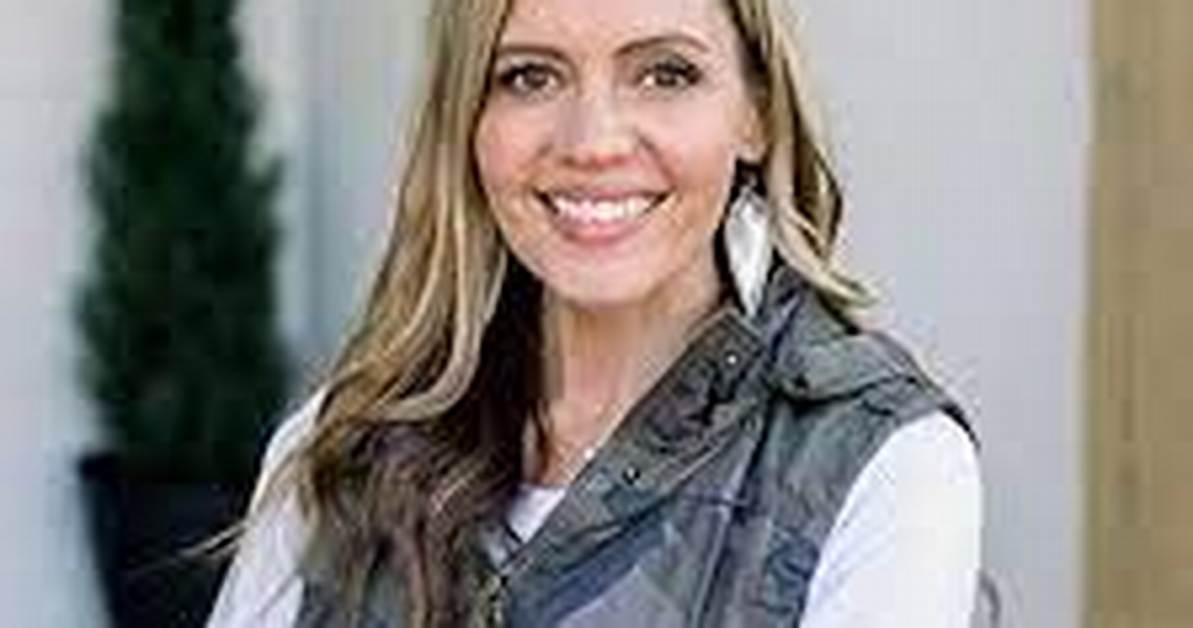 Kim Holderness Net Worth, Age, Height, Bio, Birthday, Wiki!