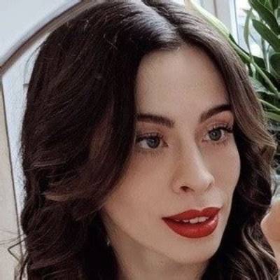Kim Lianne - Net Worth, Age, Height, Birthday, Bio, Wiki!