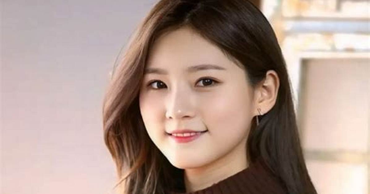 Kim Sae-Rom - Net Worth, Age, Height, Birthday, Bio, Wiki!
