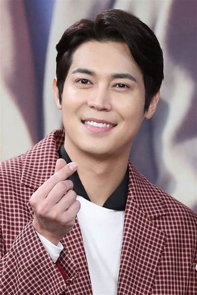 Kim Seung-Min - Net Worth, Age, Height, Birthday, Bio, Wiki!