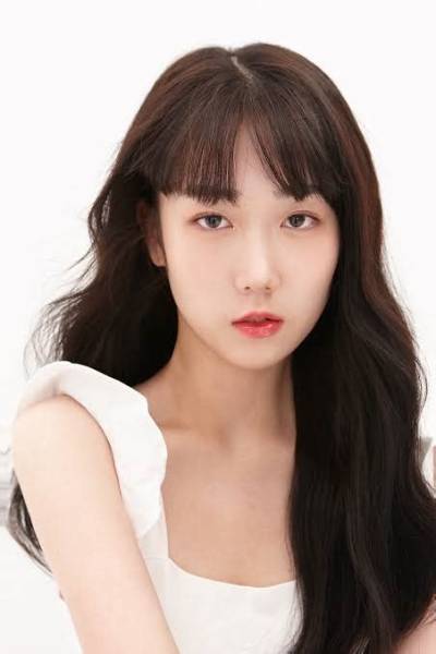Kim Soo-Yeon Net Worth, Age, Height, Bio, Birthday, Wiki!