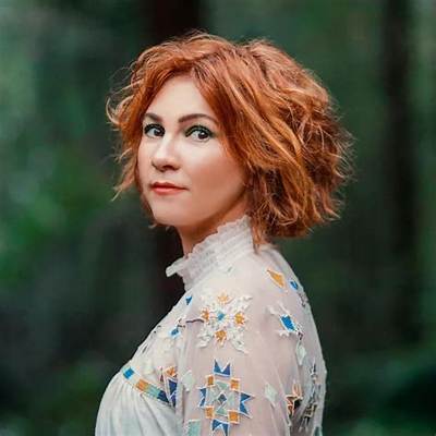 Kim Walker-Smith Net Worth, Age, Height, Bio, Birthday, Wiki!