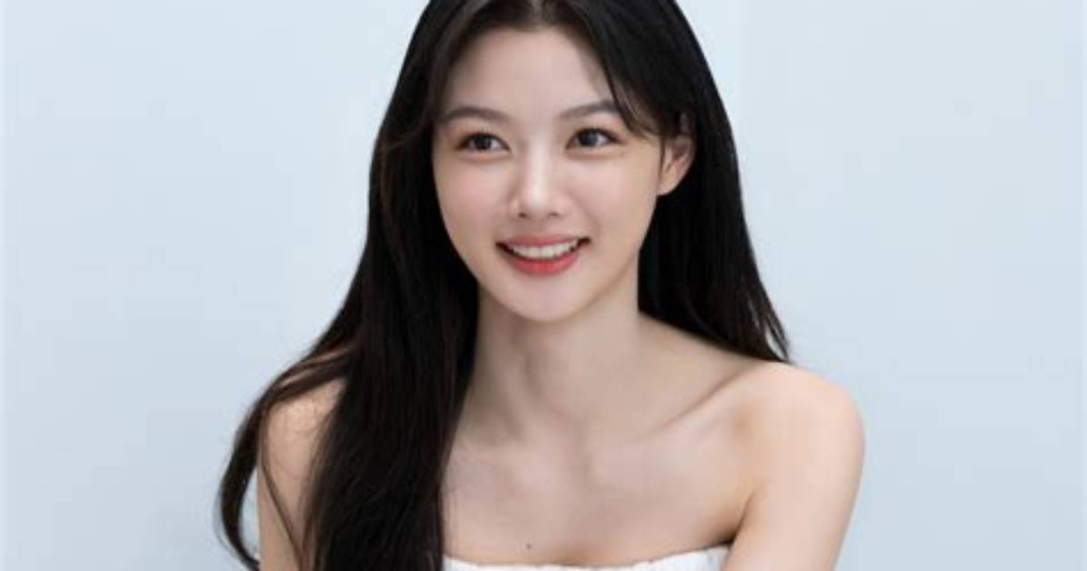 Kim Yoo-Jung Net Worth, Age, Height, Bio, Birthday, Wiki!