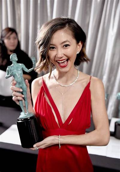 Kimiko Gelman - Net Worth, Age, Height, Birthday, Bio, Wiki!
