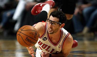 Kirk Hinrich - Net Worth, Age, Height, Birthday, Bio, Wiki!