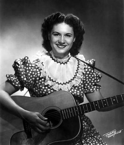 Kitty Wells Net Worth, Age, Height, Bio, Birthday, Wiki!