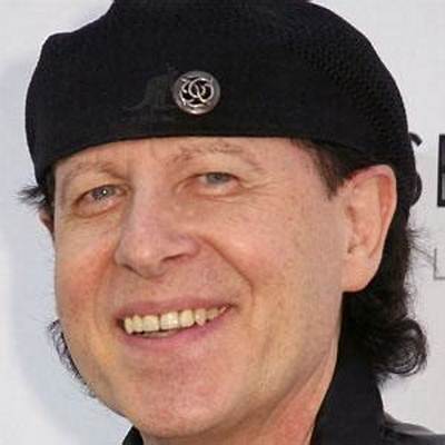 Klaus Meine Net Worth, Age, Height, Bio, Birthday, Wiki!