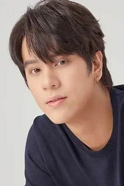 Korapat Kirdpan Net Worth, Age, Height, Bio, Birthday, Wiki!