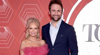 Kristin Chenoweth Net Worth, Age, Height, Bio, Birthday, Wiki!