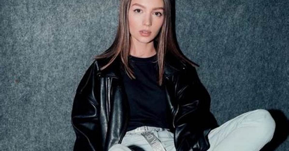 Kristina Maurer - Net Worth, Age, Height, Birthday, Bio, Wiki!
