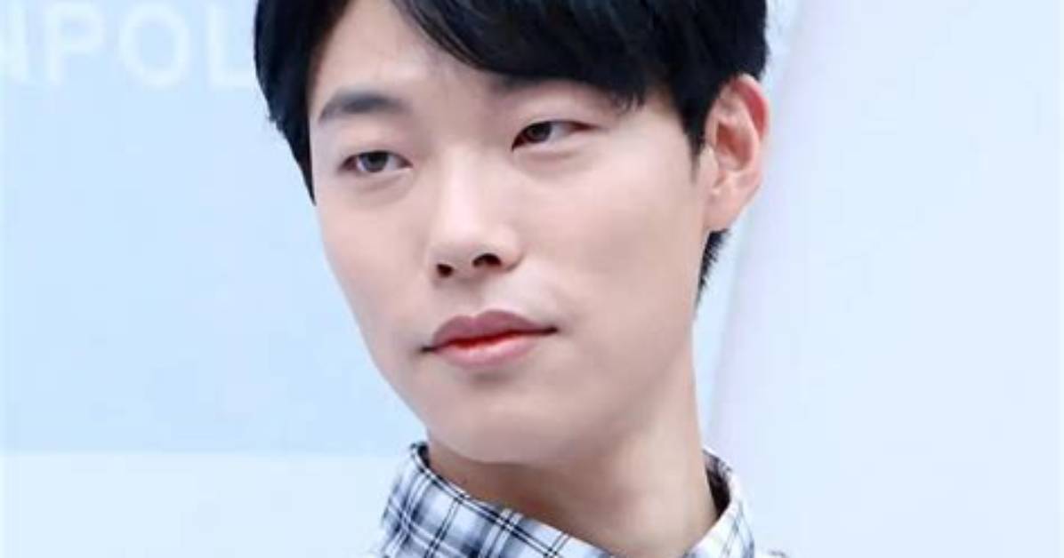 Kwon Jung Yeol Net Worth, Age, Height, Bio, Birthday, Wiki!