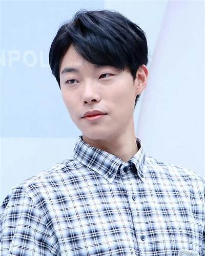 Kwon Jung Yeol Net Worth, Age, Height, Bio, Birthday, Wiki!