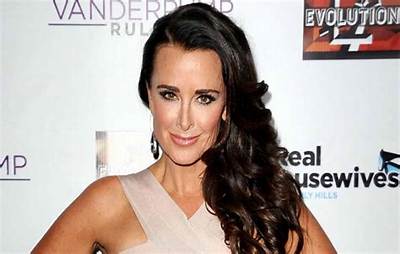 Kyle Richards Net Worth, Age, Height, Bio, Birthday, Wiki!