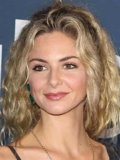 L. J. Peak Net Worth, Age, Height, Bio, Birthday, Wiki!