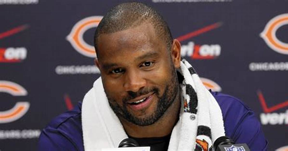 Lance Briggs Net Worth, Age, Height, Bio, Birthday, Wiki!