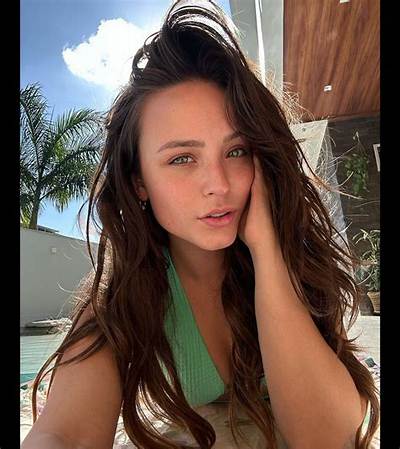 Larissa Manoela Net Worth, Age, Height, Bio, Birthday, Wiki!