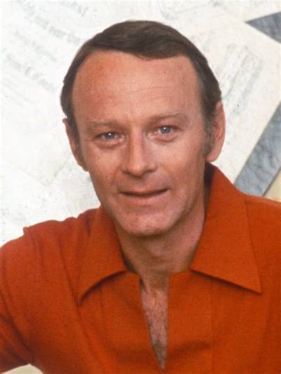 Larry Linville Net Worth, Age, Height, Bio, Birthday, Wiki!