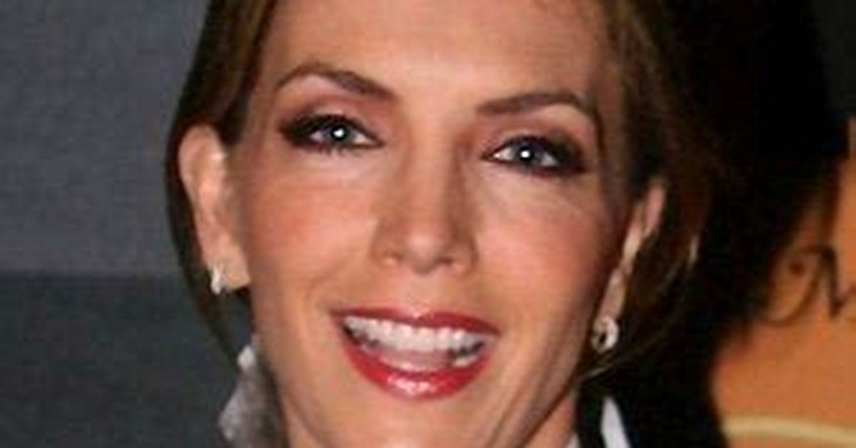 Laura Flores Net Worth 2024, Age, Height, Bio, Birthday, Wiki!