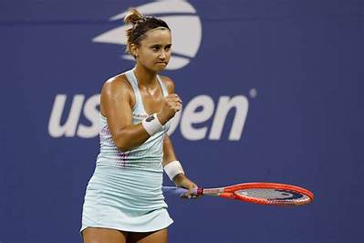 Lauren Davis Net Worth, Age, Height, Bio, Birthday, Wiki!