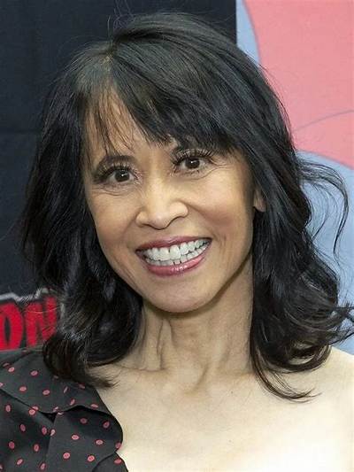 Lauren Grandcolas Net Worth, Age, Height, Bio, Birthday, Wiki!