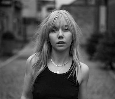 Lauren Lyle - Net Worth, Age, Height, Birthday, Bio, Wiki!