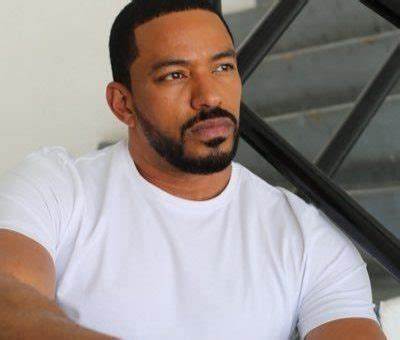 Laz Alonso Net Worth, Age, Height, Bio, Birthday, Wiki!