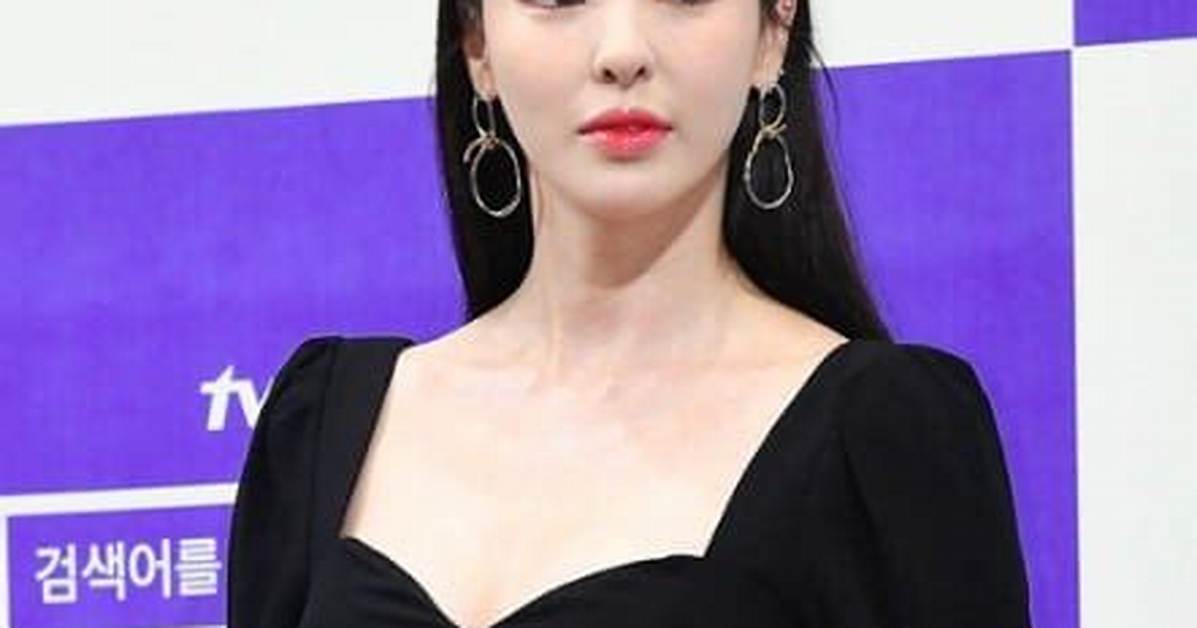 Lee Bo-Hee - Net Worth, Age, Height, Birthday, Bio, Wiki!