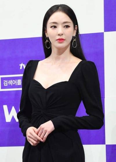 Lee Bo-Hee - Net Worth, Age, Height, Birthday, Bio, Wiki!